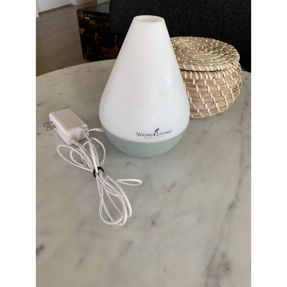 Young Living Dewdrop Diffuser